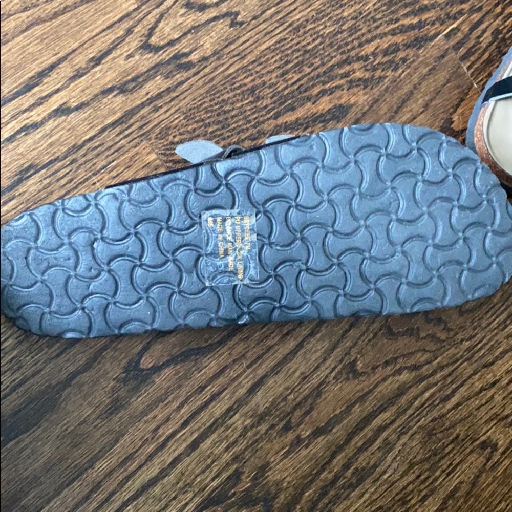 Sandals - Picture 3 of 3